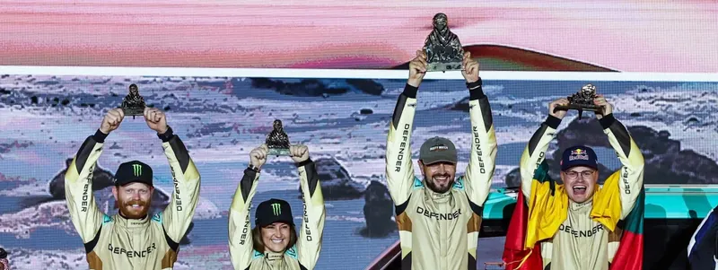 Land Rover Defender wint Dakar Rally bij debuut met dubbele podiumplaats