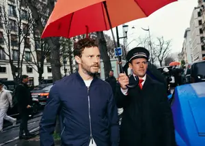 Jaguar Type 00 steelt de show op Paris Fashion Week met sterren als Barry Keoghan