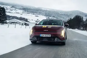 Kia EV4 haalt 390 km in extreme wintertest bij min 31 graden