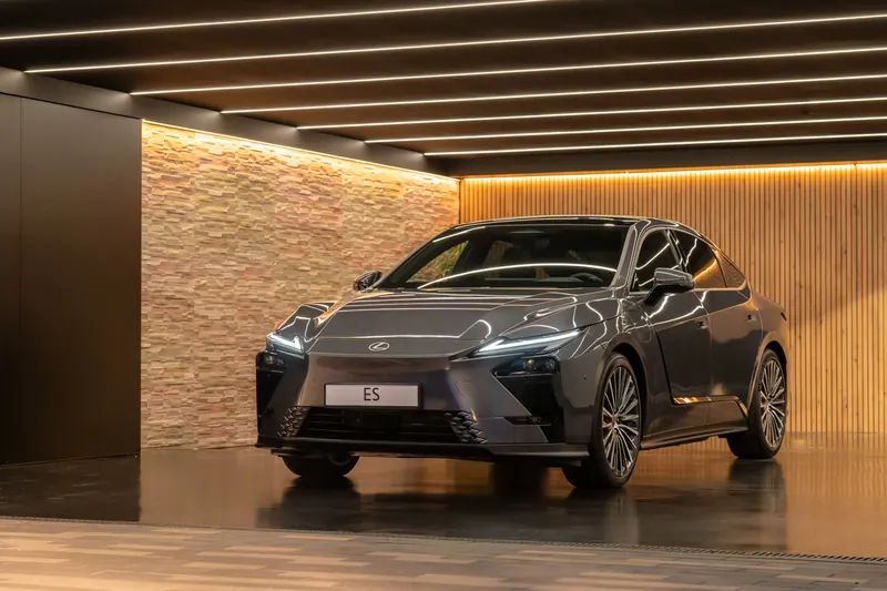 Lexus ES nu te bestellen in Nederland vanaf 64.995 euro als elektrische 350e