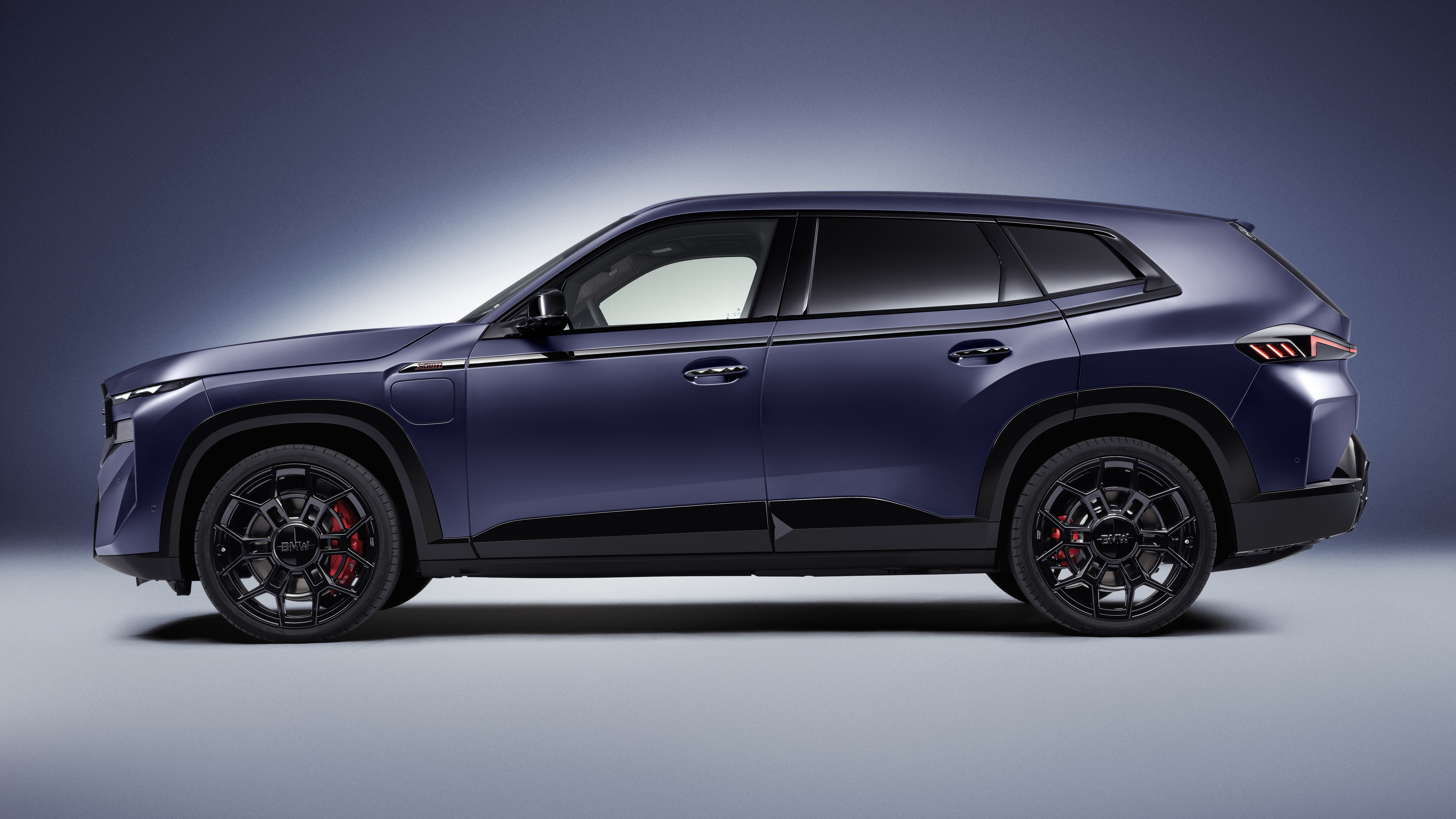 BMW XM Label zijkant profiel