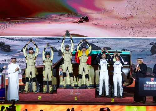 Defender Dakar woestijn