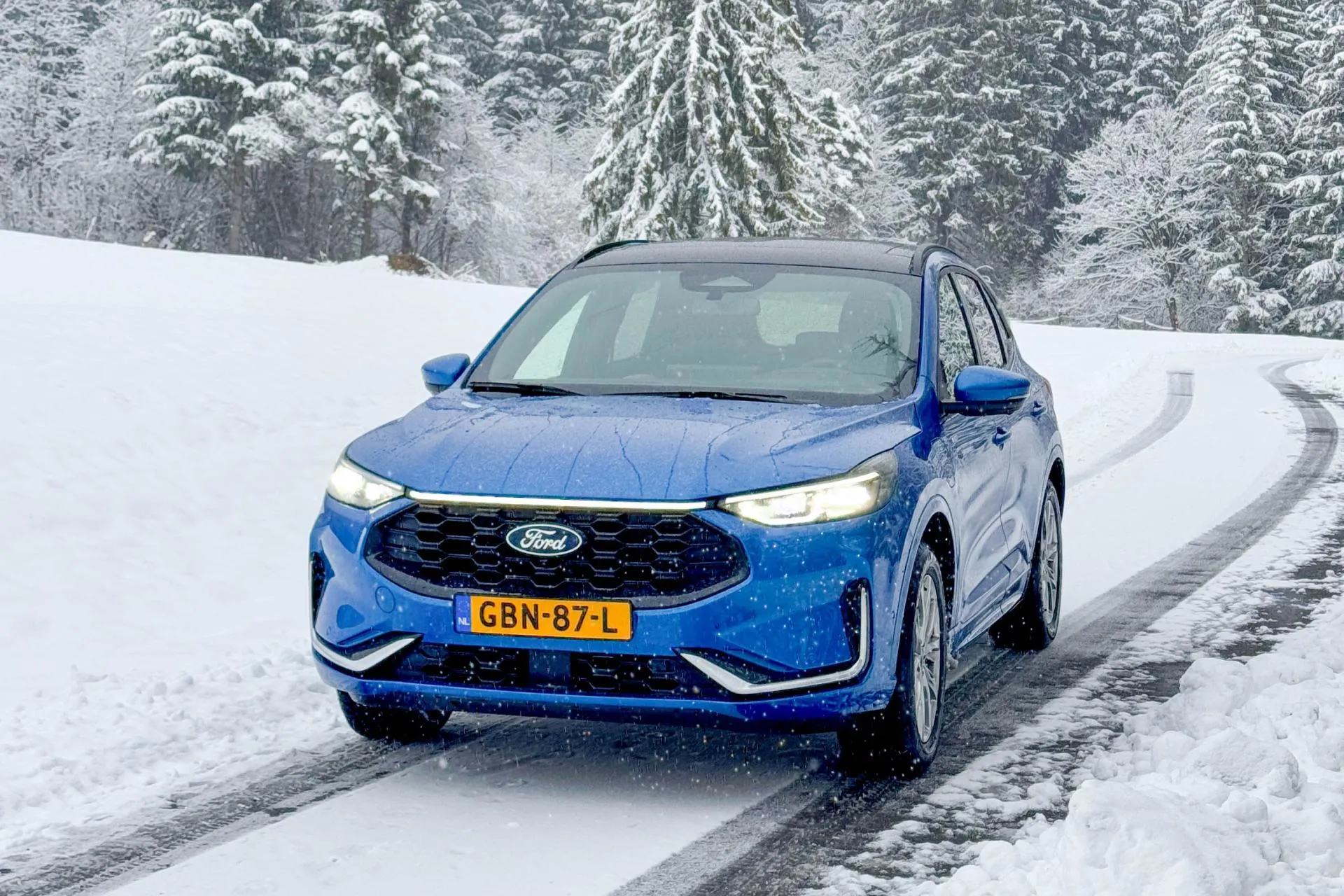 Ford Kuga PHEV veelzijdige familie-SUV