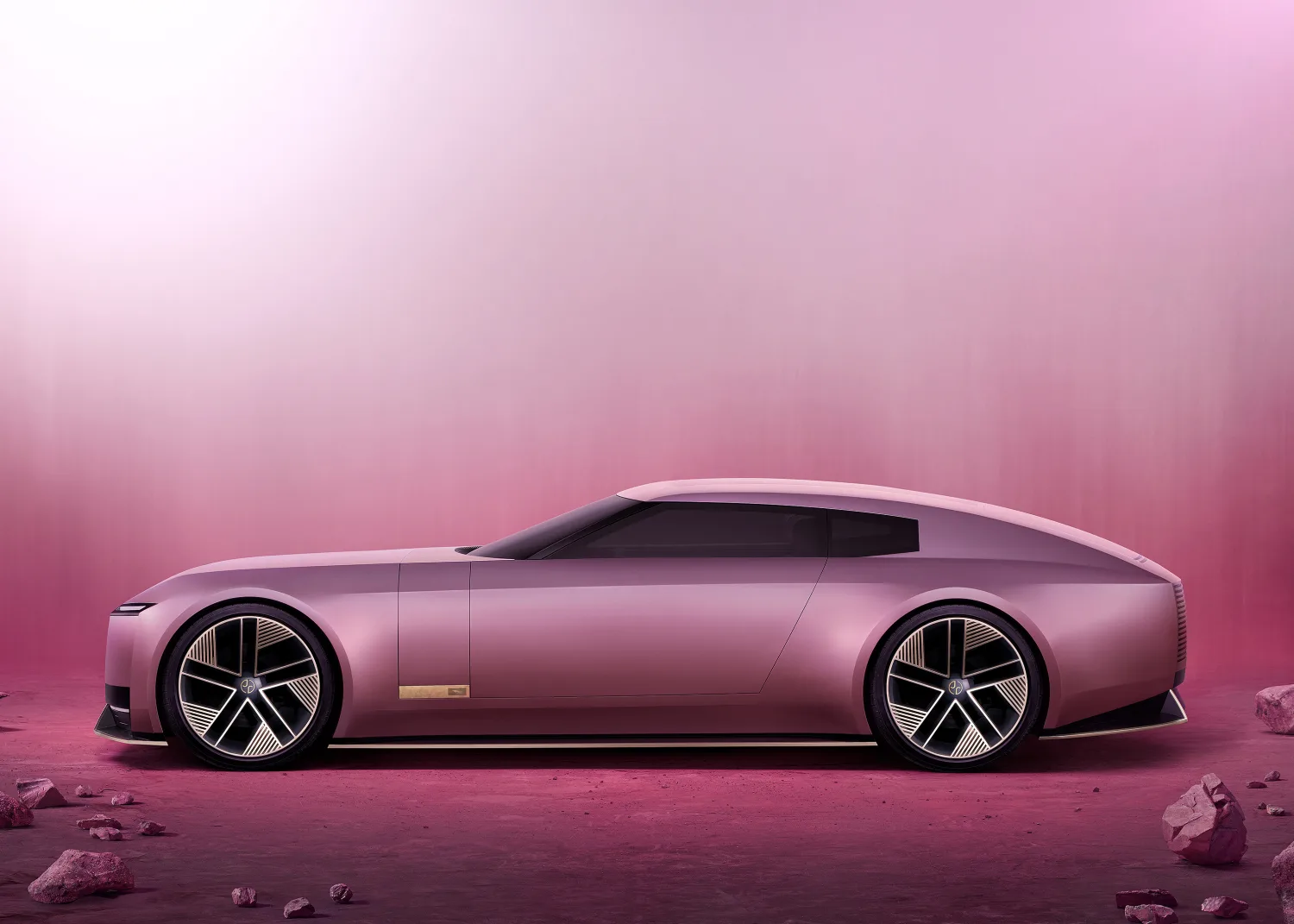 Jaguar Type 00 interieur met messing, travertijn en geweven textiel