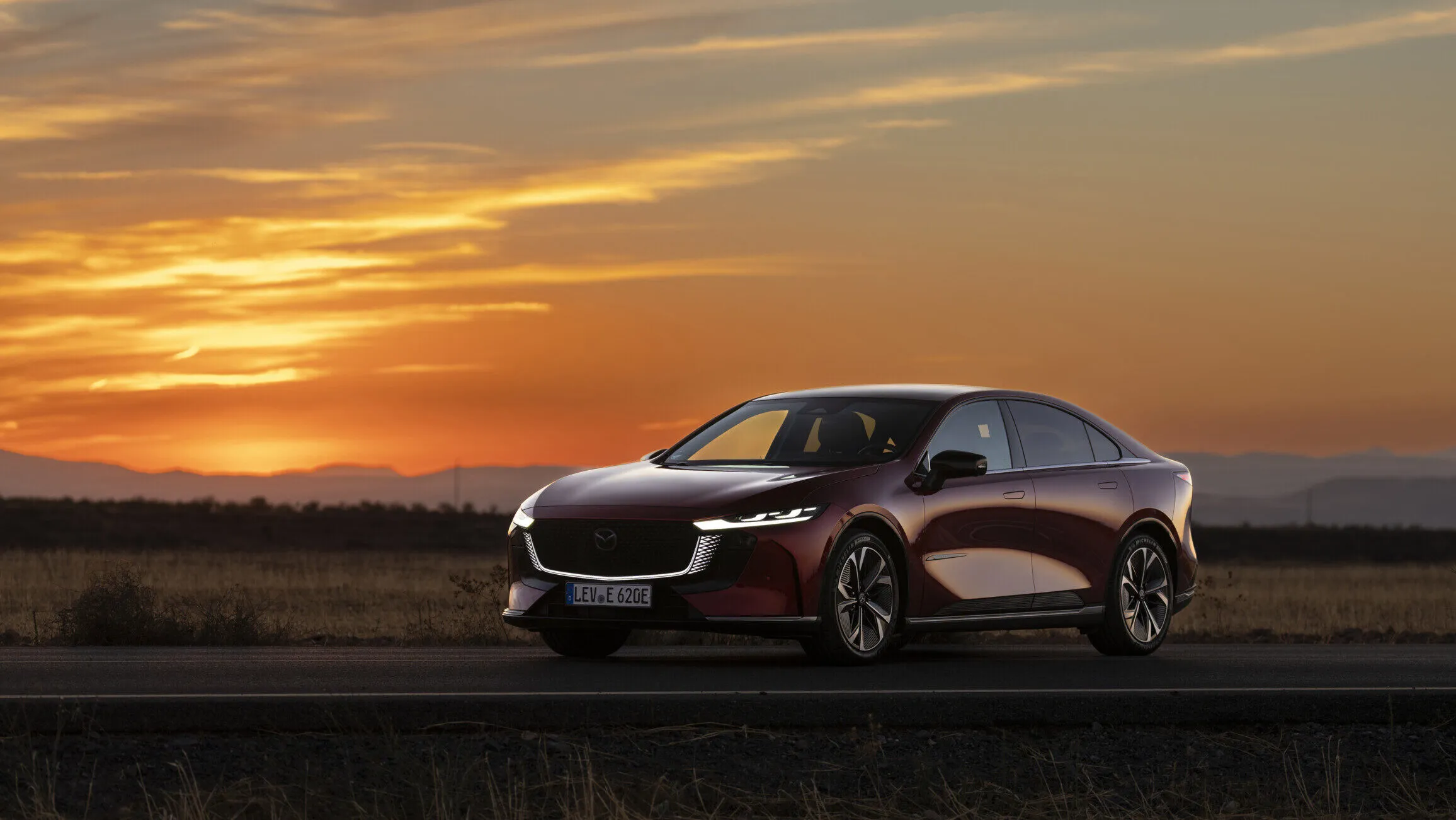 Mazda6e minimalistisch interieur