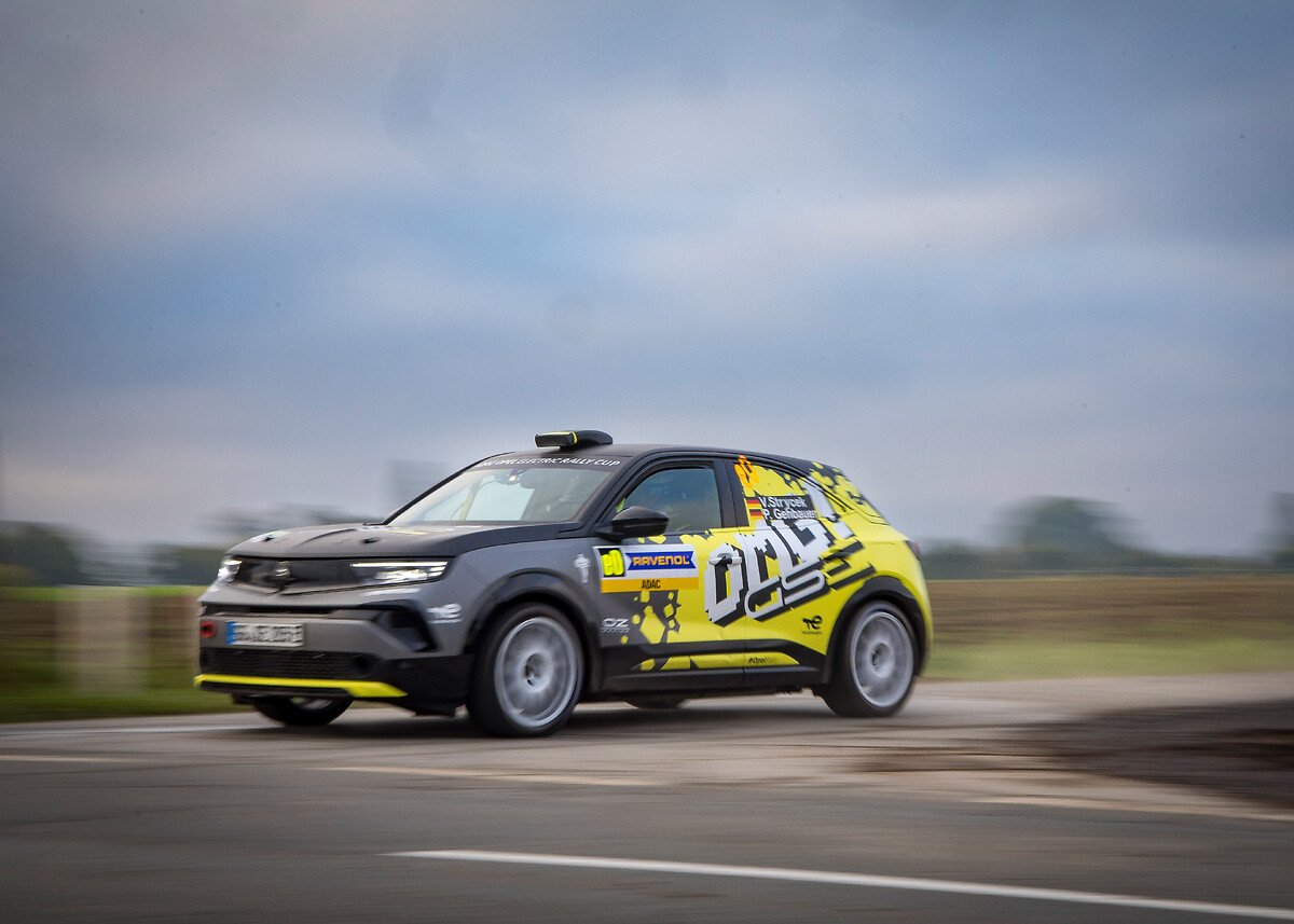 Opel Mokka GSE Rally cockpit en interieur