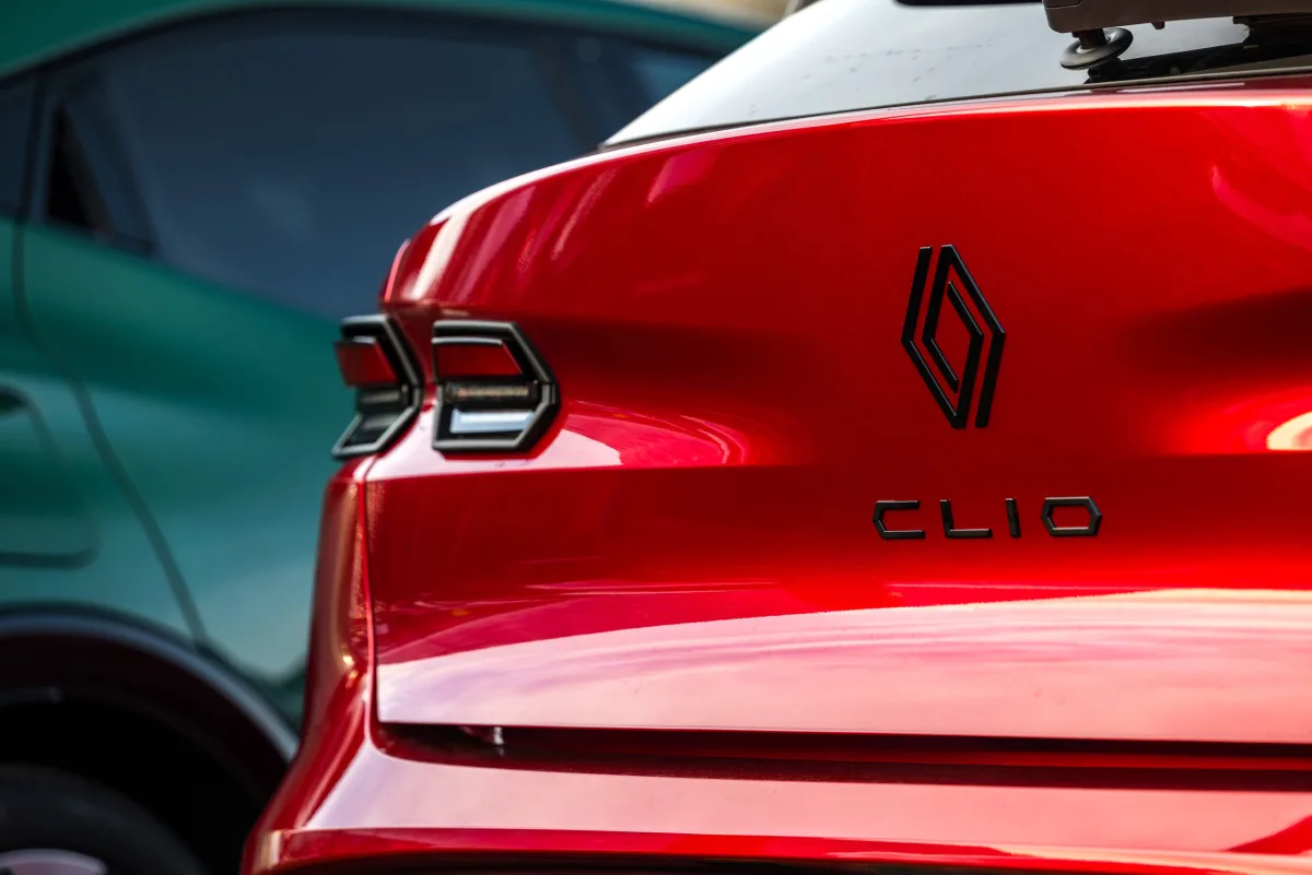 Renault Clio 2026 zijkant profiel