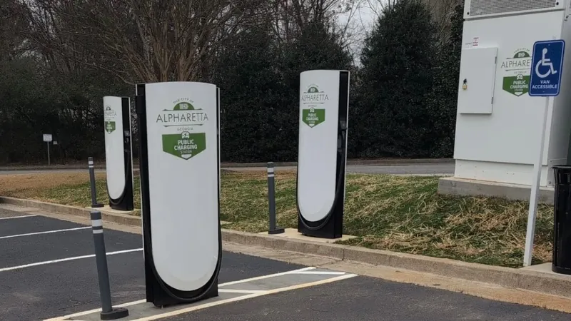 Alpharetta opent mogelijk eerste Tesla Supercharger met stadsbranding