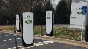 Alpharetta opent mogelijk eerste Tesla Supercharger met stadsbranding